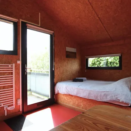 Les Ecolodges De Mont Bernanchon *